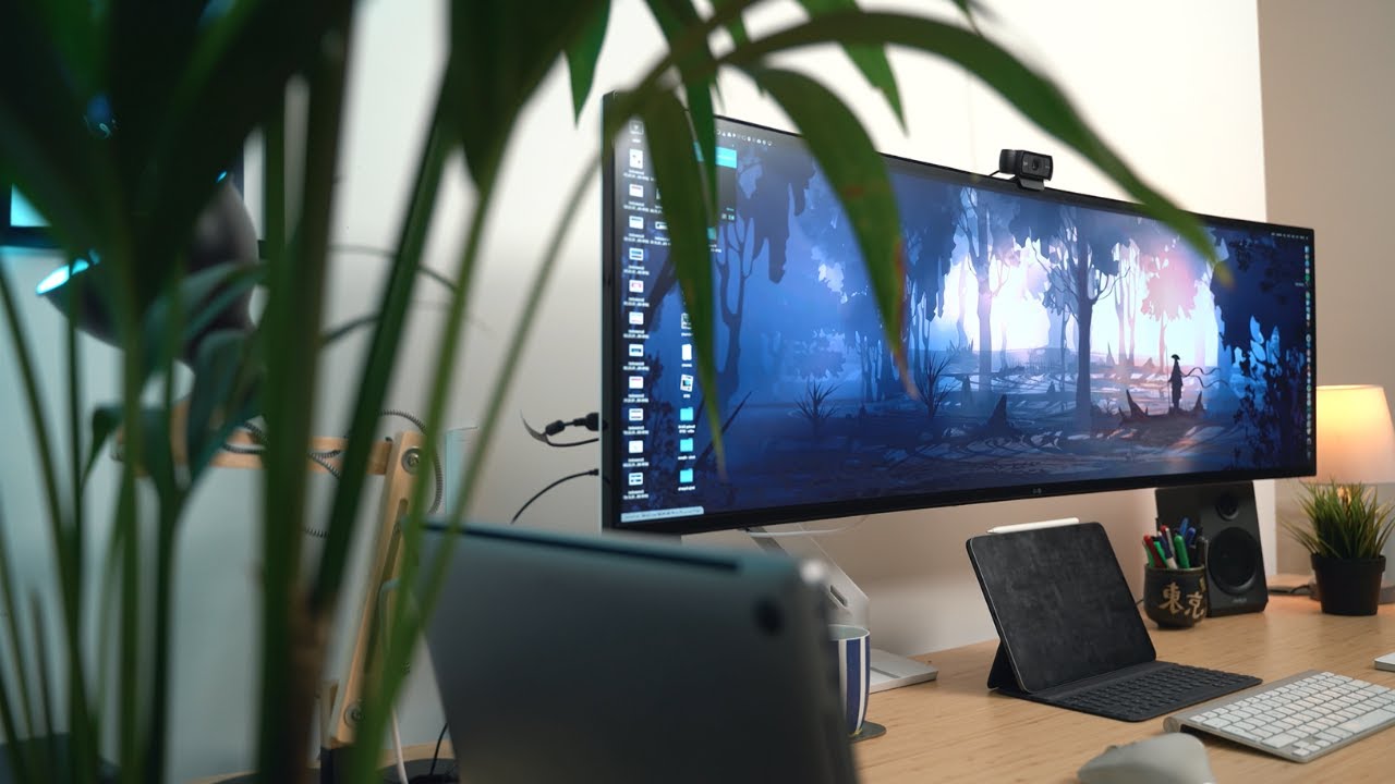 Ali Abdaal Video on My Productivity Desk Setup - Professional ...